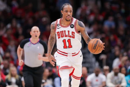 NBA季后赛争夺战即将开始：谁将夺得最后的门票？